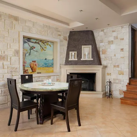 Gelios Villa *