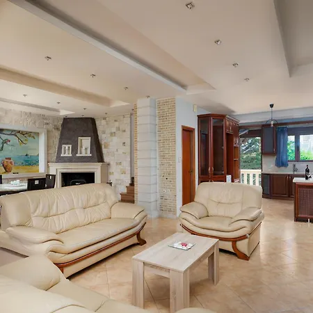 Gelios Villa *